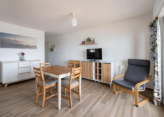 Charmant Appartement Face A La Mer Avec Balcon