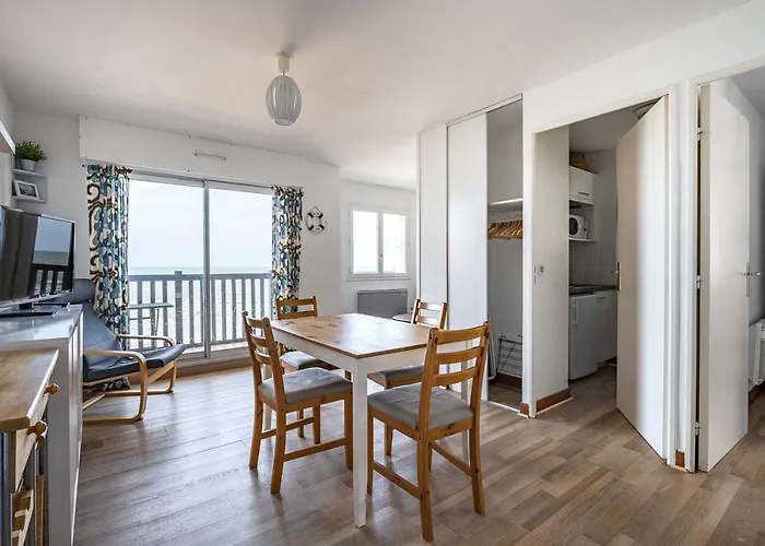 Charmant Appartement Face A La Mer Avec Balcon